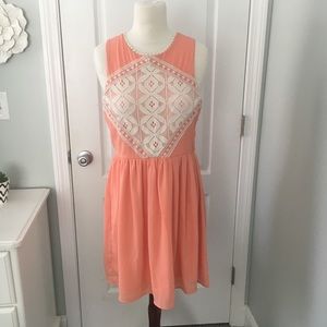 🌟✨Host pick!✨🌟 Alya by Francesca’s peach dress